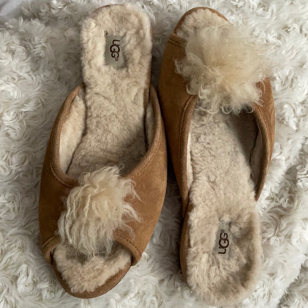 UGG sleepers/flats
